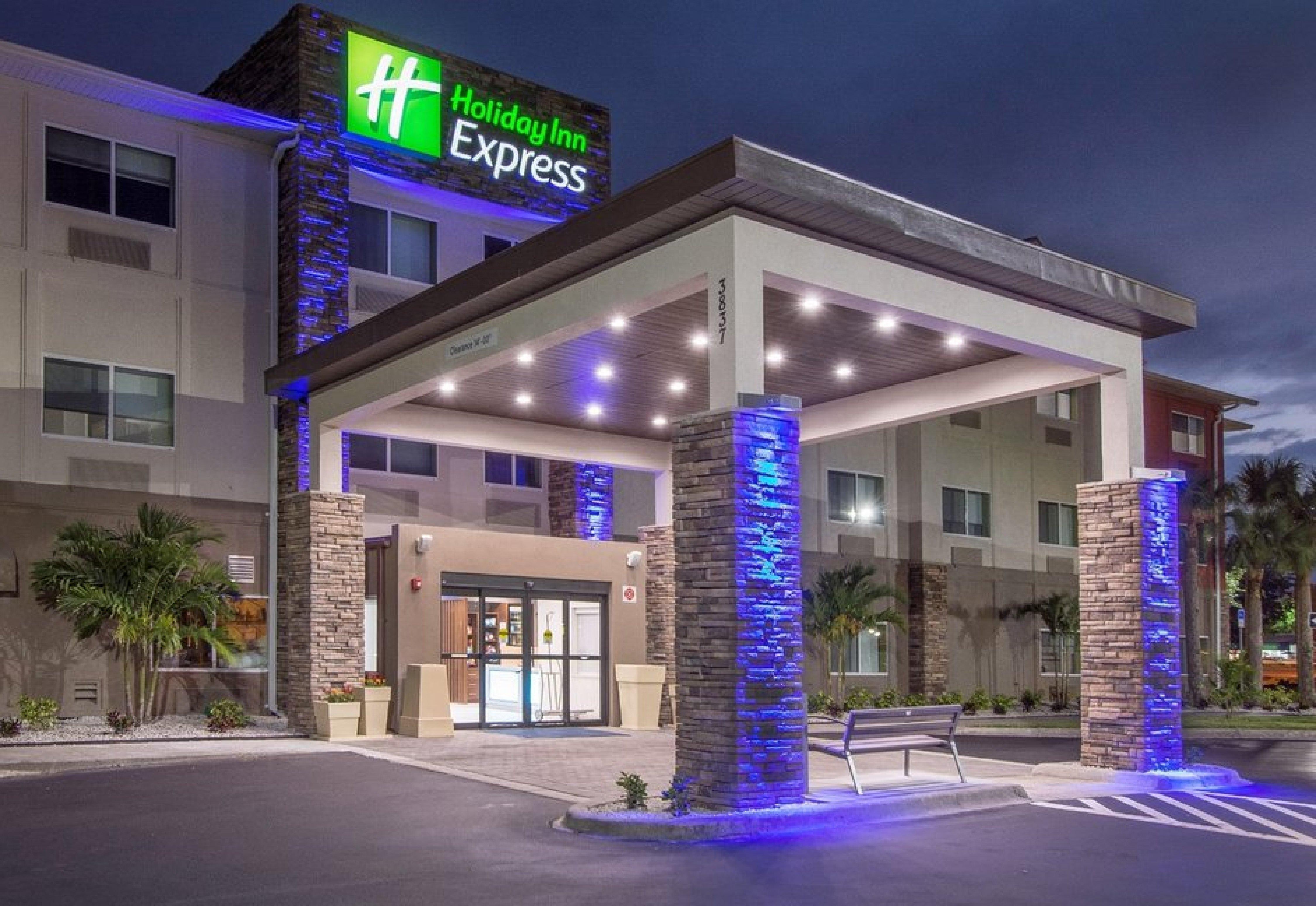 Holiday Inn Express - Naples South - I-75 By Ihg Golden Gate Екстериор снимка
