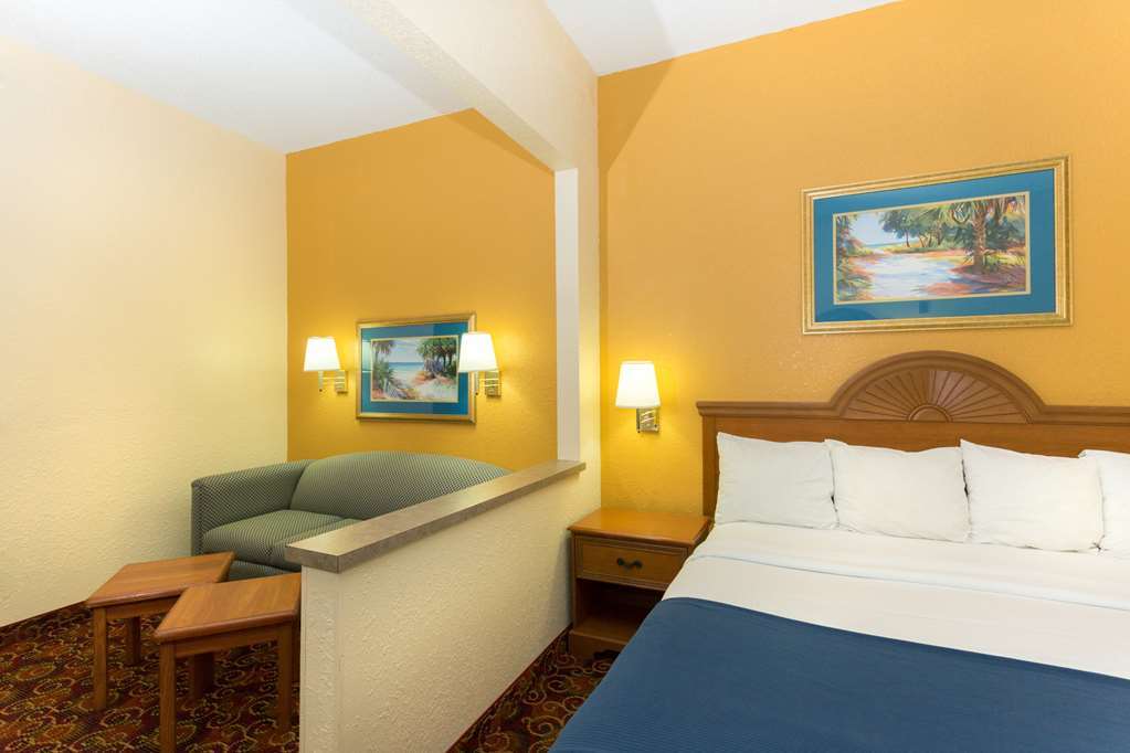 Holiday Inn Express - Naples South - I-75 By Ihg Golden Gate Стая снимка