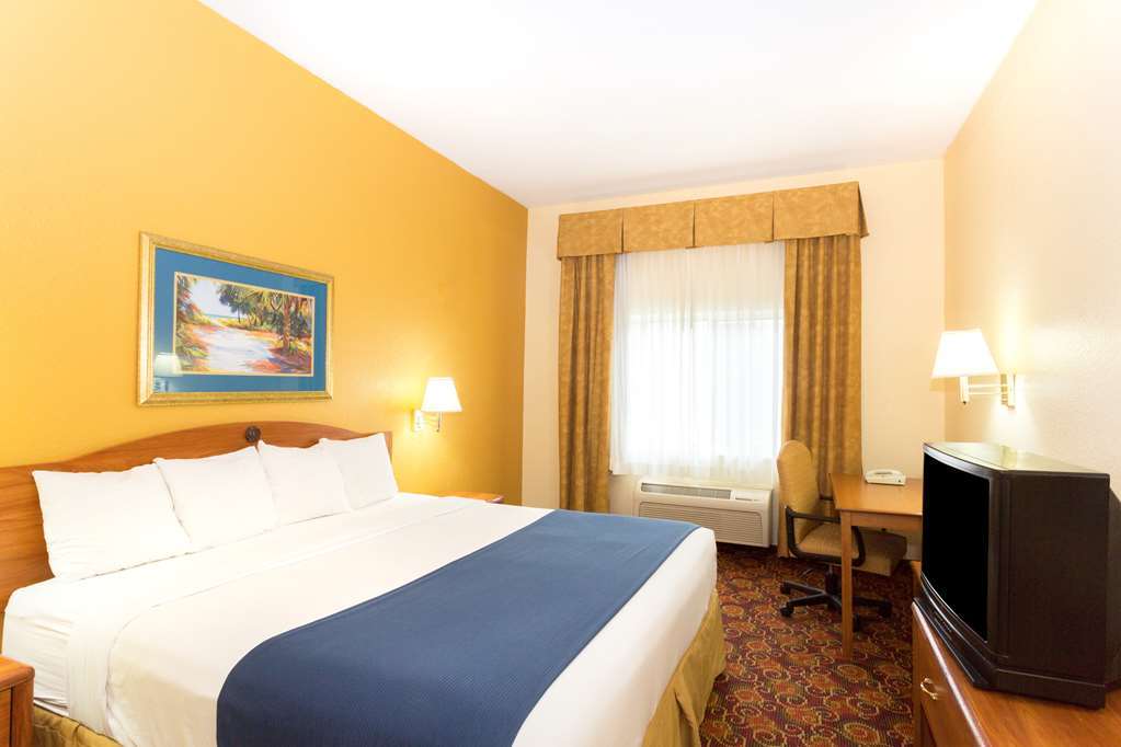 Holiday Inn Express - Naples South - I-75 By Ihg Golden Gate Стая снимка